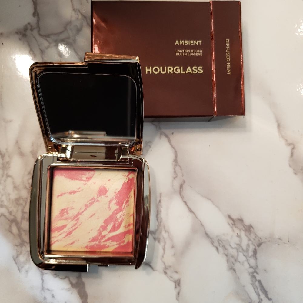 Hourglass Blush Diffused Heat